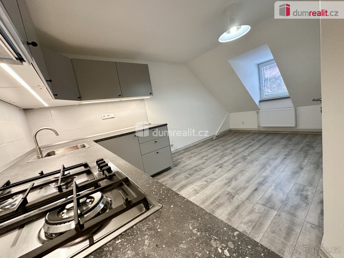 byt 4+1 v ul. Kolmá, Karlovy Vary - 3