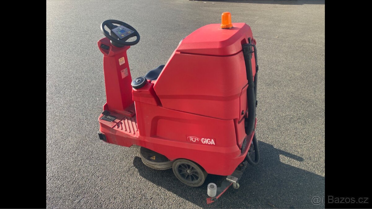 Podlahový mycí stroj TOM, Model GIGA l 802 - 3
