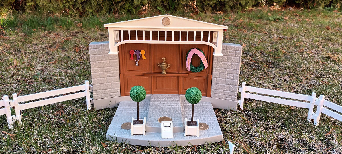 Schleich 42338 - Velký jezdecký turnaj - 3