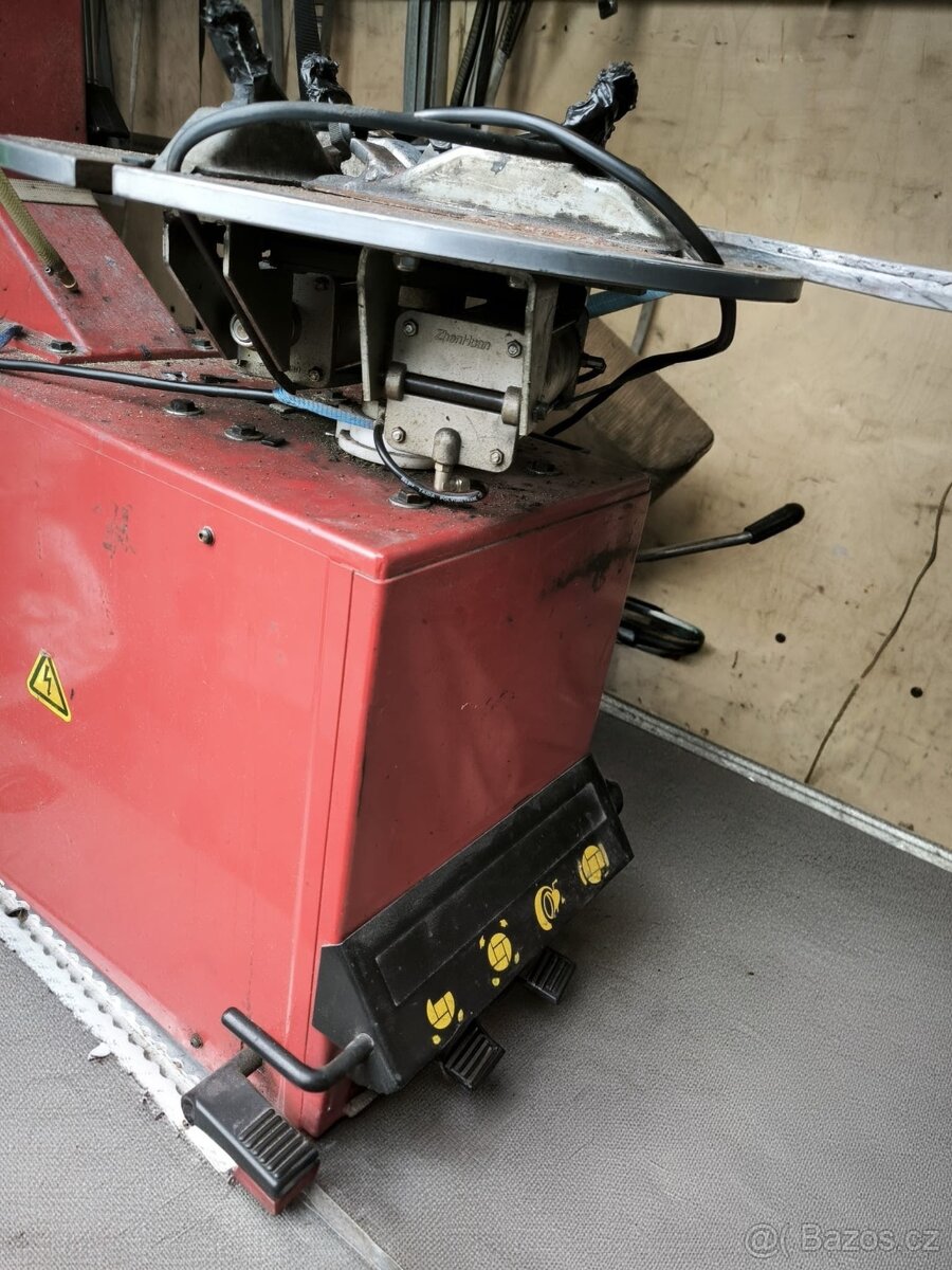 Zouvačka pneu Auto/Moto - 3