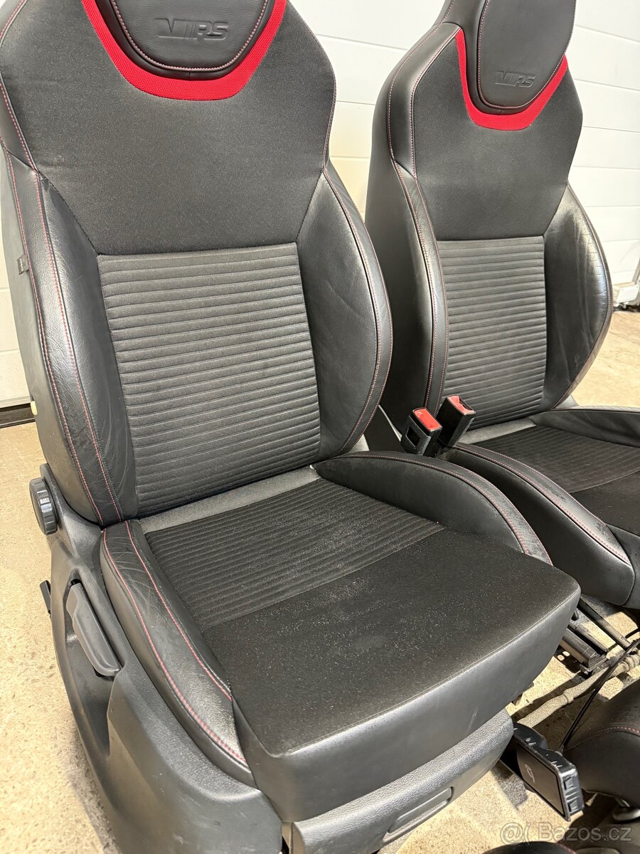Sedačky Škoda Octavia 3 RS - 3