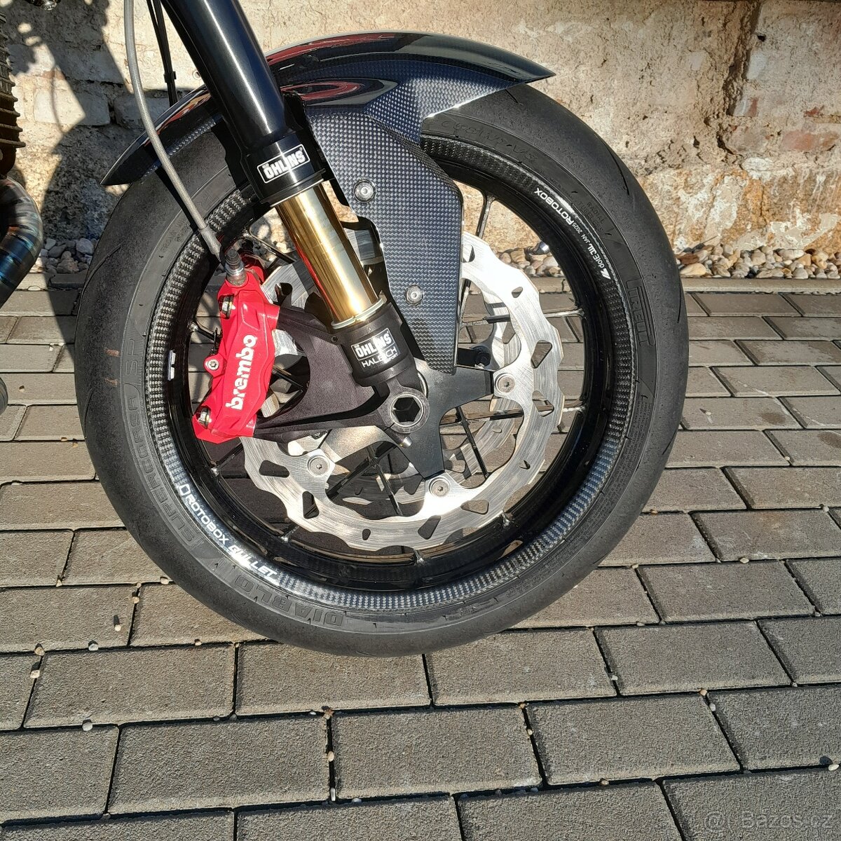 BMW R nineT Custom – Karbonová kola Romix & Kompletní Öhlins - 3