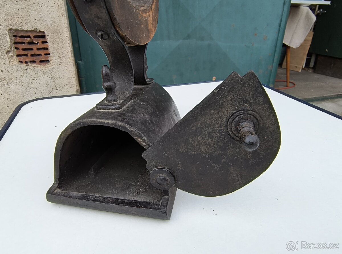 Starožitná žehlička - 3