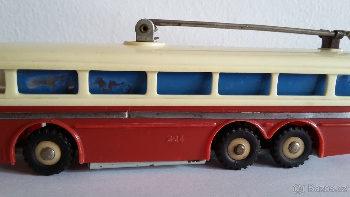 Stará hračka Ites trolejbus Tatra T 400 na klíček - 3