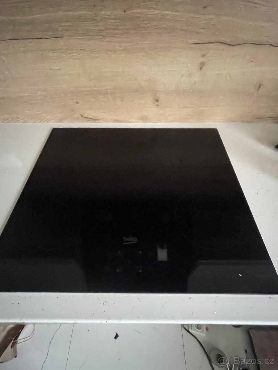 Prodam varnou desku a sklenenou digestor - 3