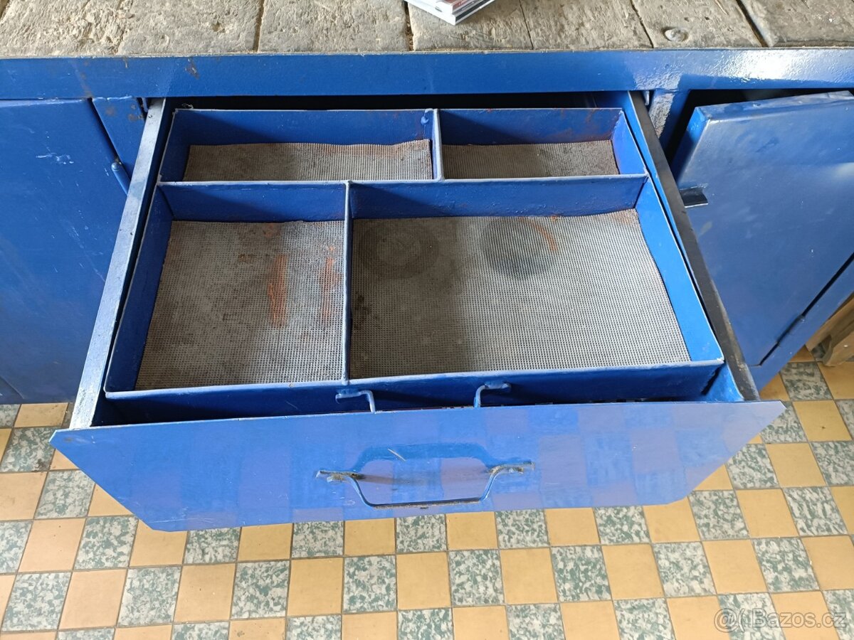 Masivní průmyslový dílenský stůl - ponk - 3