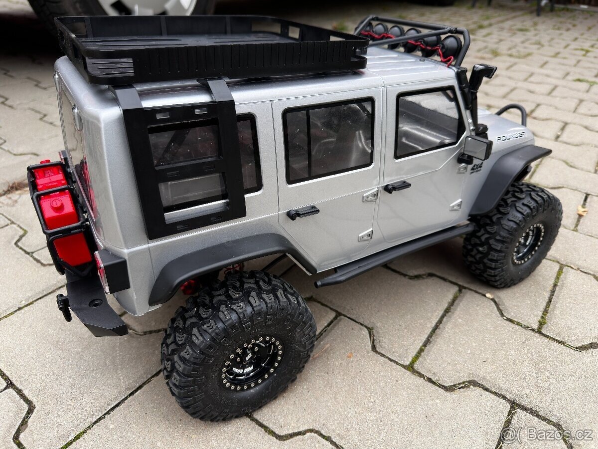 RC Jeep Founder 1/8 expedice - 3