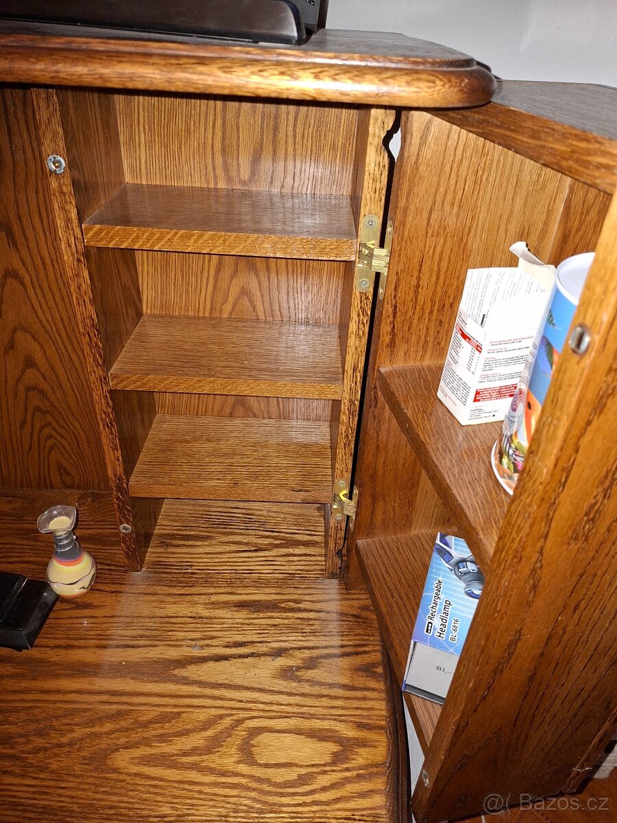 Rustikální stolek pod TV - 3