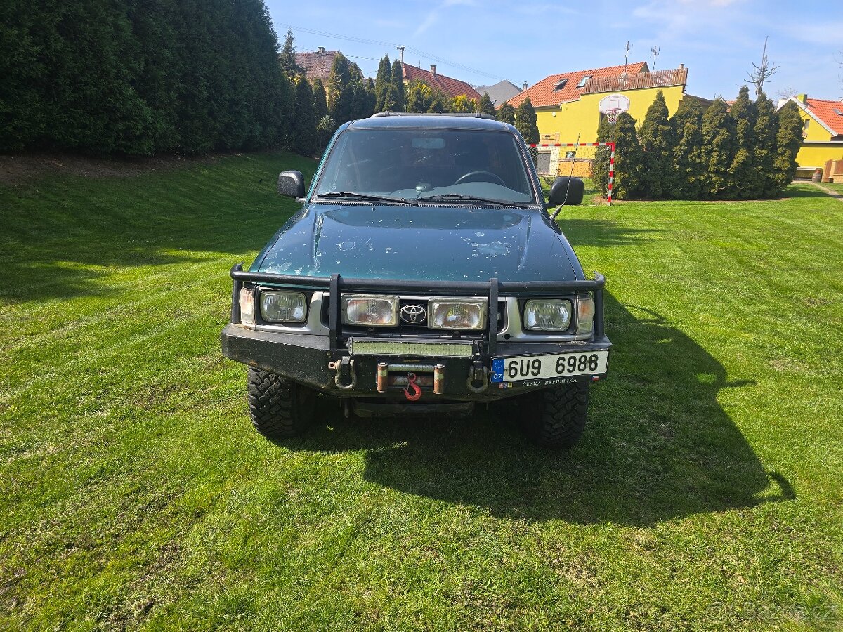 Toyota Hilux, 2.4TD