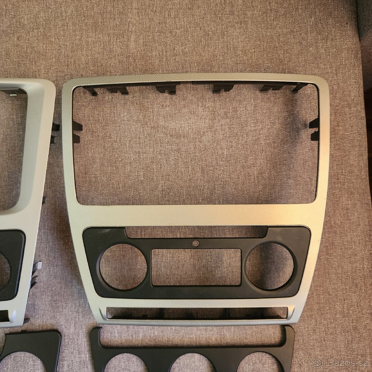 RÁMEČEK AUTORADIO SKODA OCTAVIA II - 3