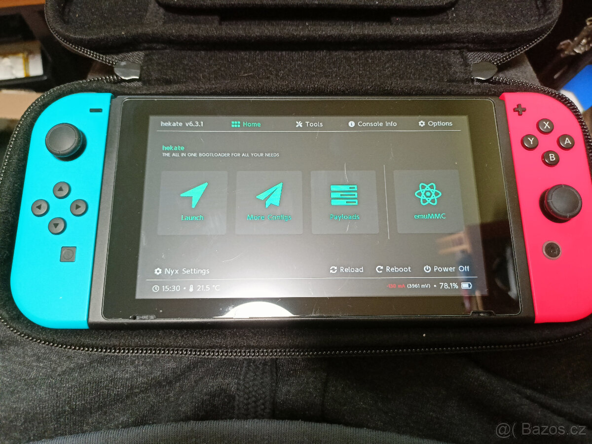 Nintendo Switch V2 s Chipem a Koženým pouzdrem - 3