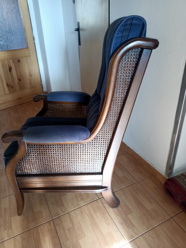 LUXUSNÍ, Rustikální křeslo čalouněné . TOP STAV . - 3