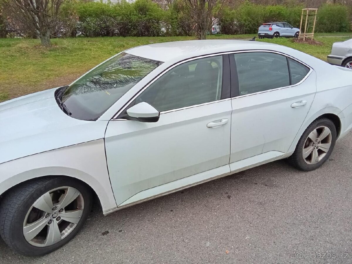 Prodám Skoda Superb 1.6. tdi, DSG - 3