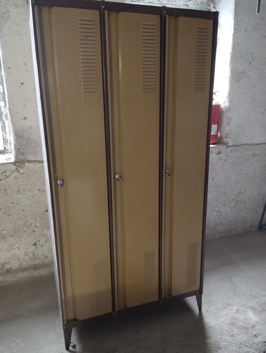 plechová šátní skříň RETRO - 3