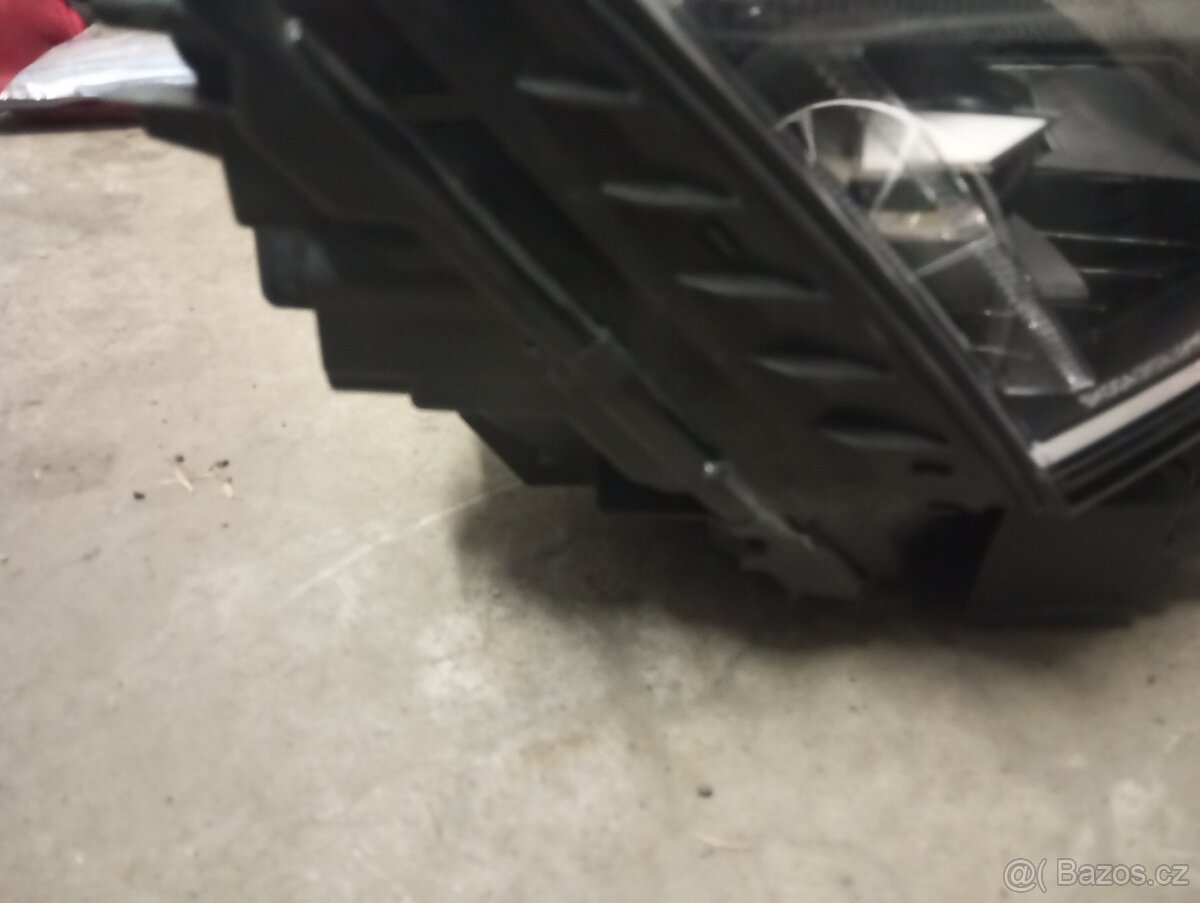 Světla Octavia 4 - 3