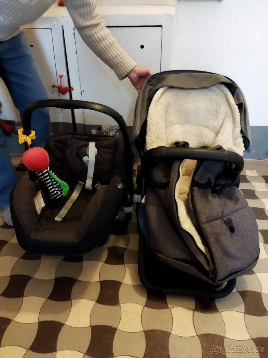 Kočárek s příslušenstvím - 3