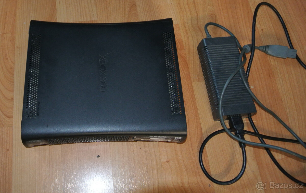 Herní konzole XBOX 360 Elite (verze s HDMI výstupem) + zdroj - 3