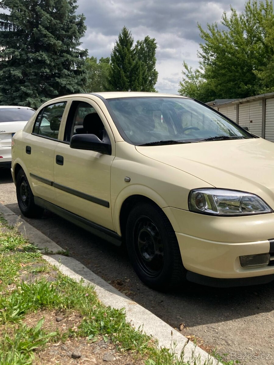 Predam Opel astra G 2004 1.6 - 3