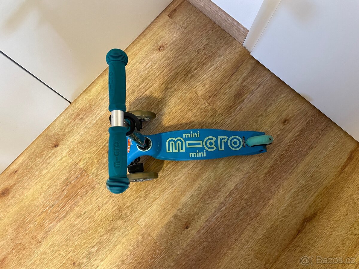 Mini deluxe koloběžka aqua Micro MMD001 - 3