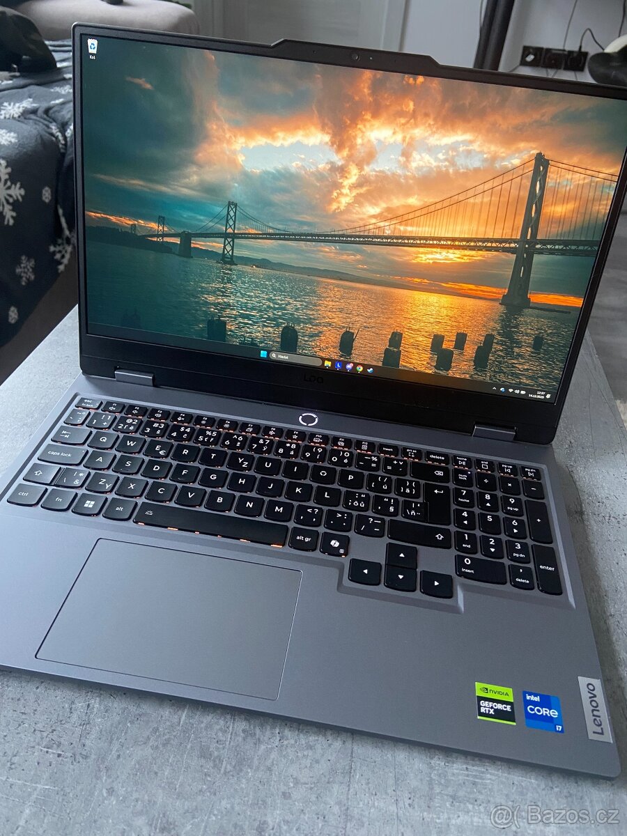 Herní notebook Lenovo LOQ 15 – i7-13650HX, RTX 5070 - 3