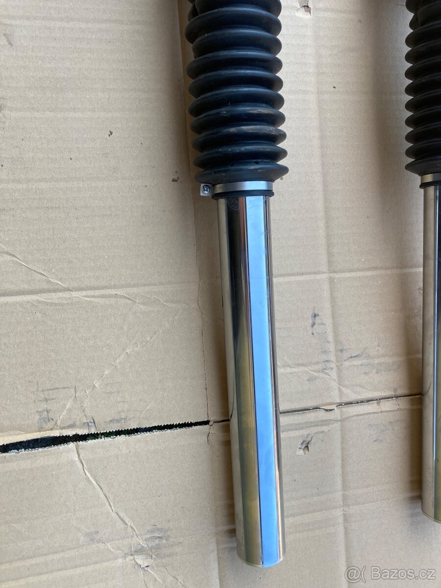 Brixton Cromwell 1200 přední tlumiče KYB - 3