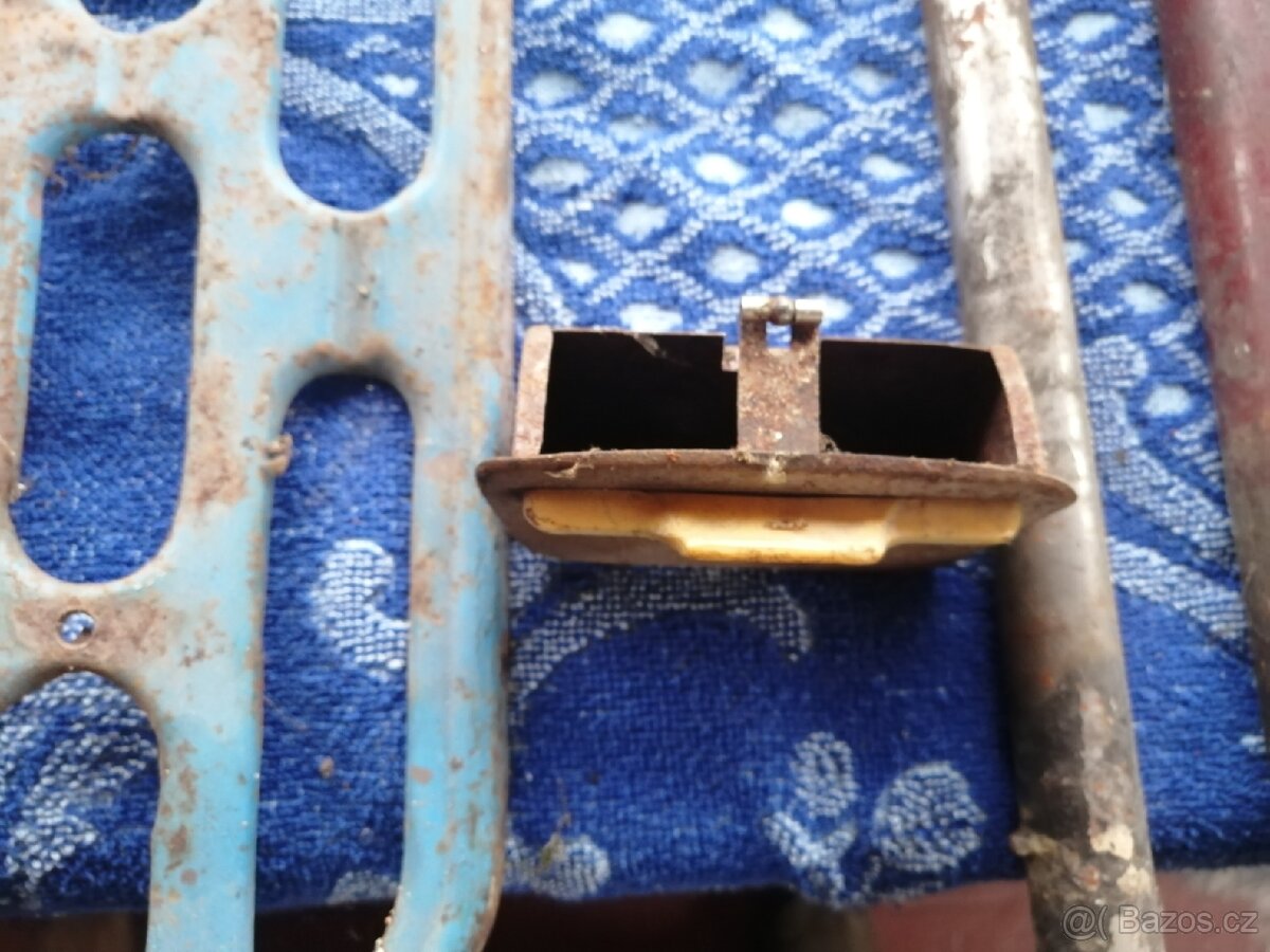 Náhradní díly Jawa, ČZ , úklid garáže - 3