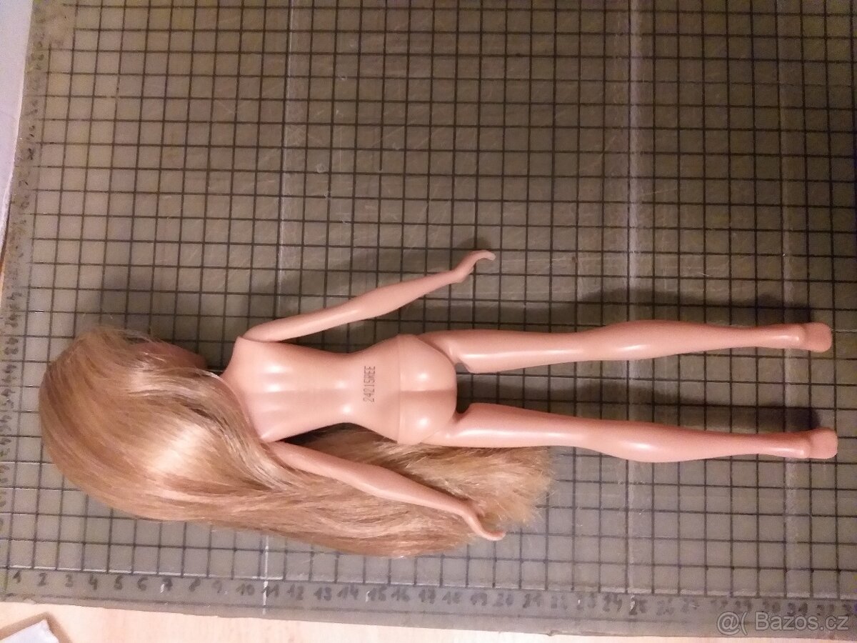 Panenka Adrienne Attoms - 3