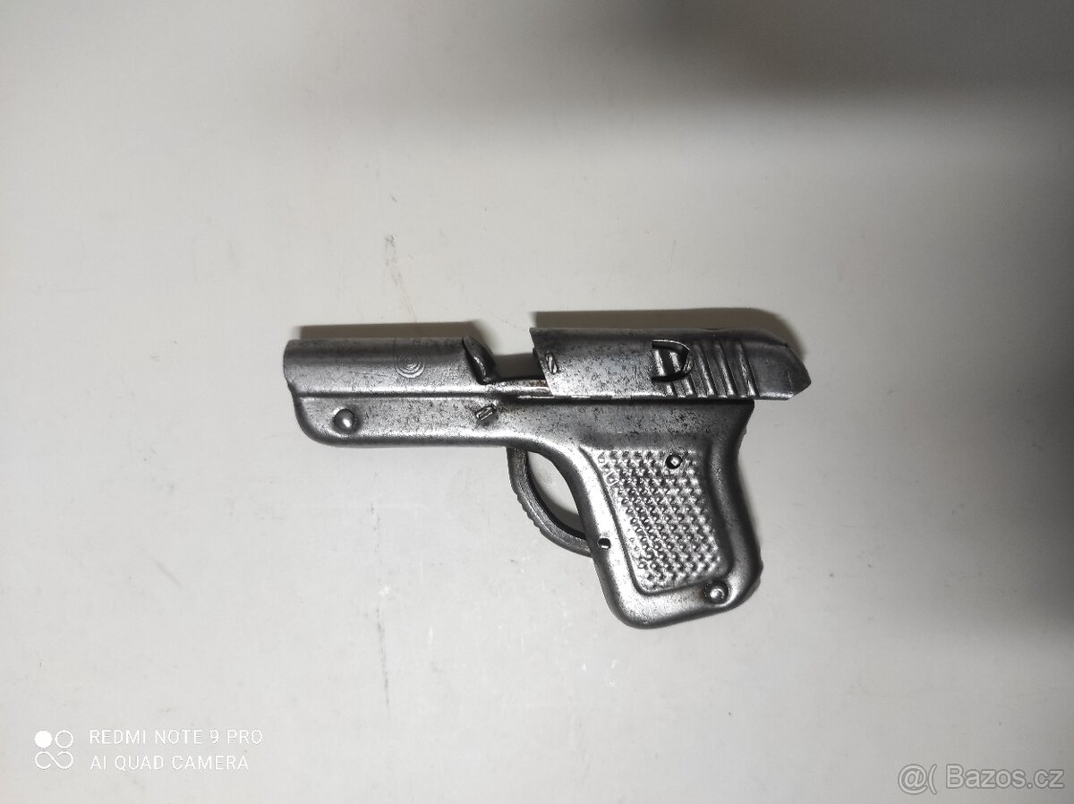 pistole - kapslíková - 3