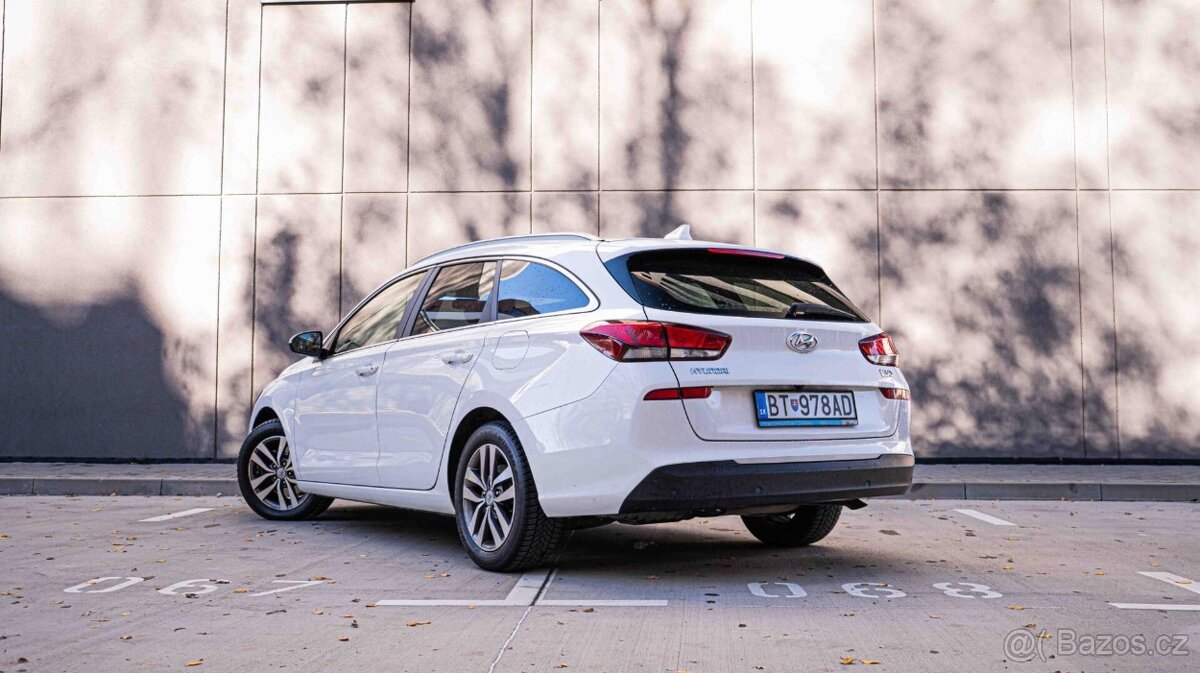 Hyundai i30 CW 1.6 CRDi Classic DTC - 3