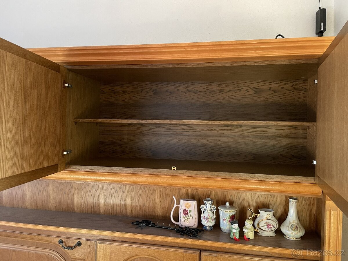 Nábytková stěna (např. obývací pokoj). - 3