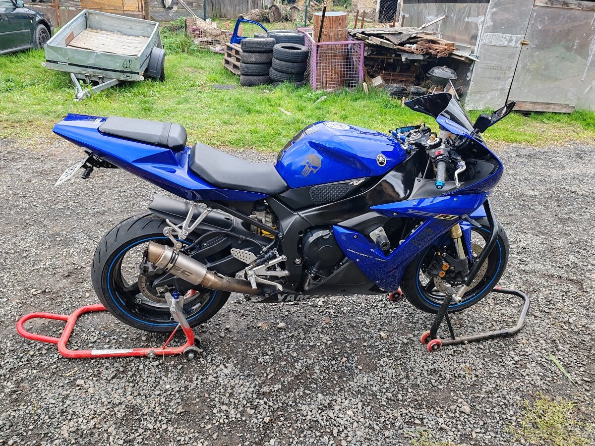 Yamaha R1 RN09 - 3