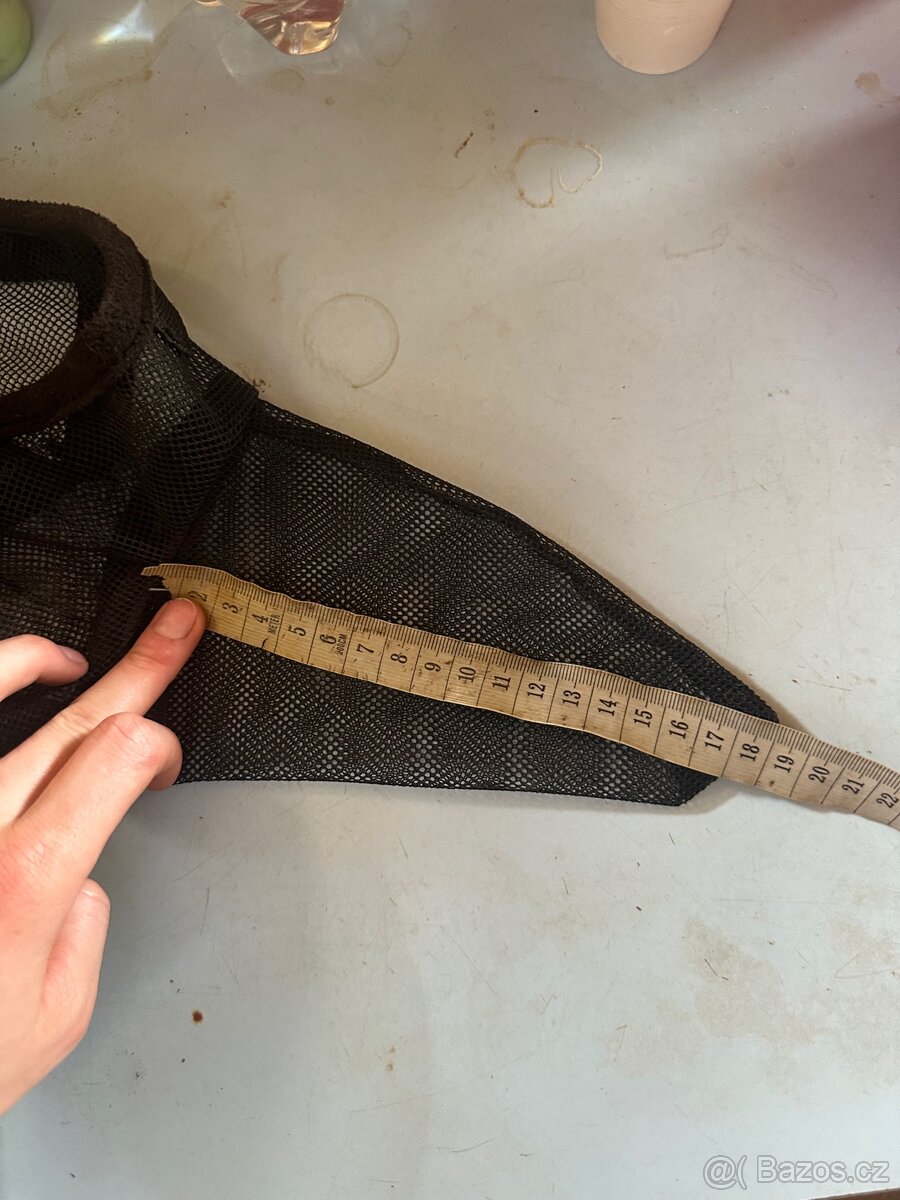 Čabraka s třásněmi - 3