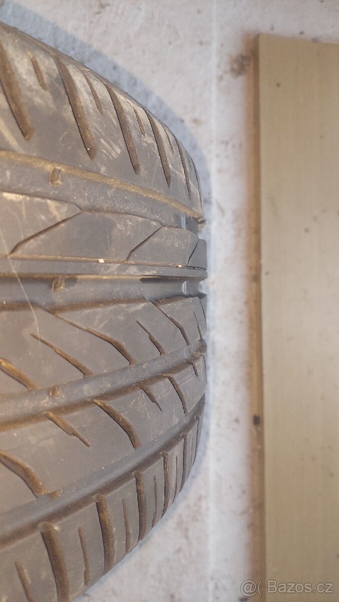 Letní 235/40/18 - 3