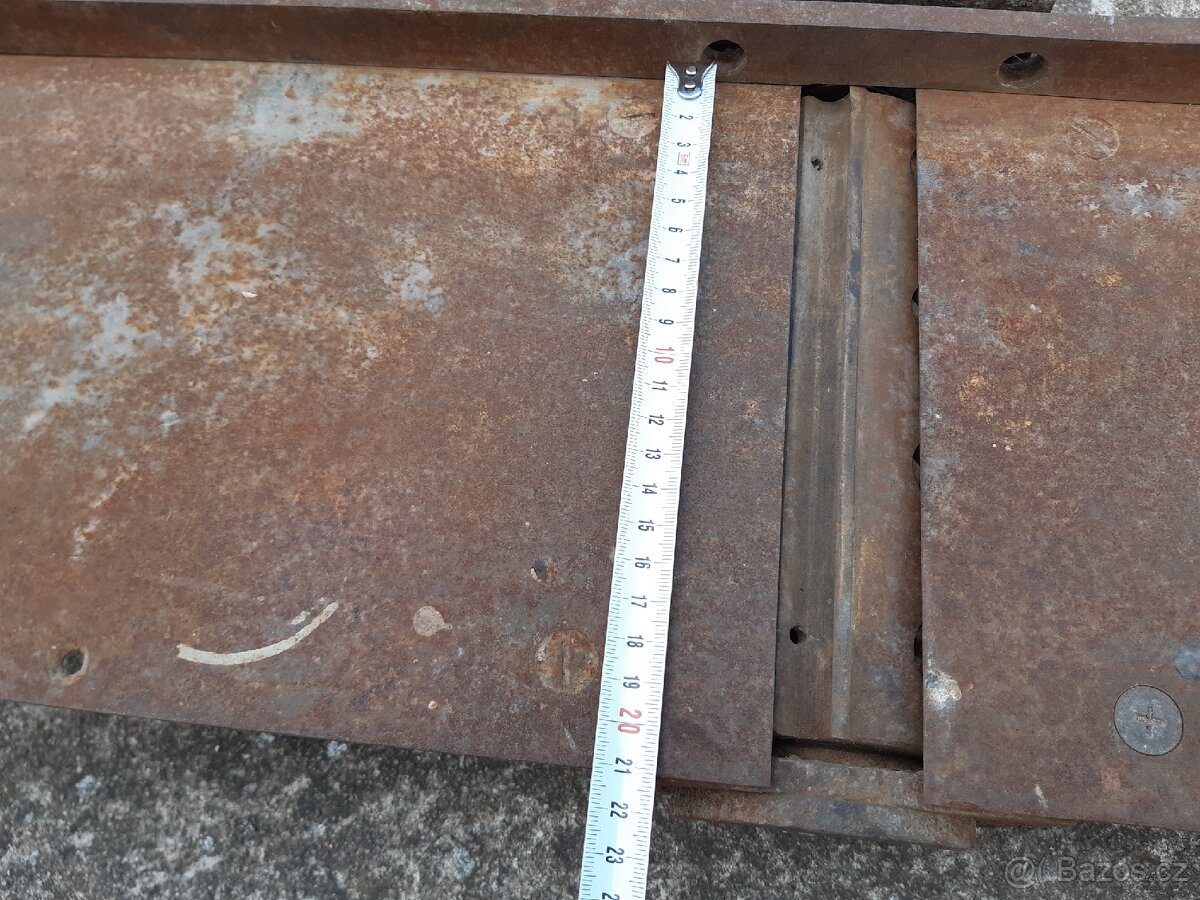 Hoblovka - srovnávací stůl - 3