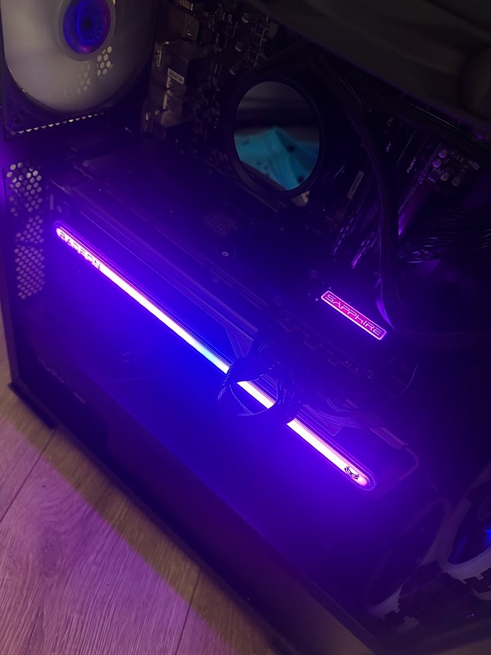 SAPPHIRE NITRO+ Radeon RX 7800 XT 16GB - 3