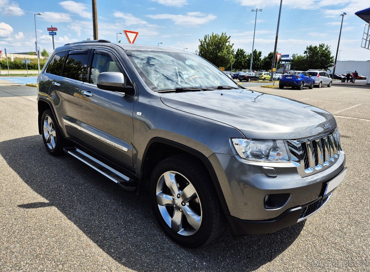 JEEP GRAND CHEROKEE 3.0CRD 177KW 1 MAJITEL FULL VÝBAVA