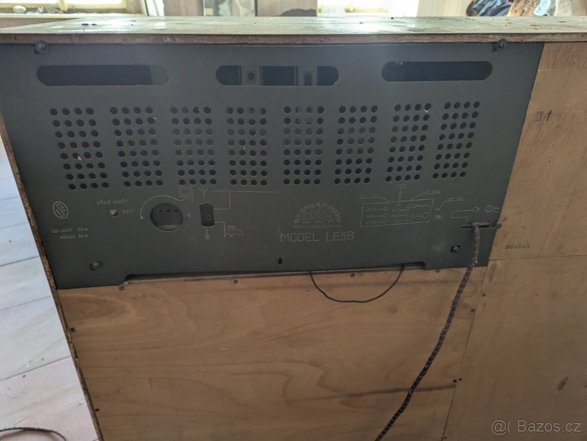 Starý gramofon Supraphon LE58 - 3