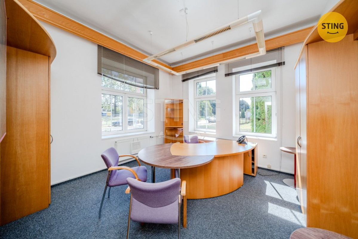 Pronájem komerční vily s vlastním parkováním, ul.. S, 133259 - 3