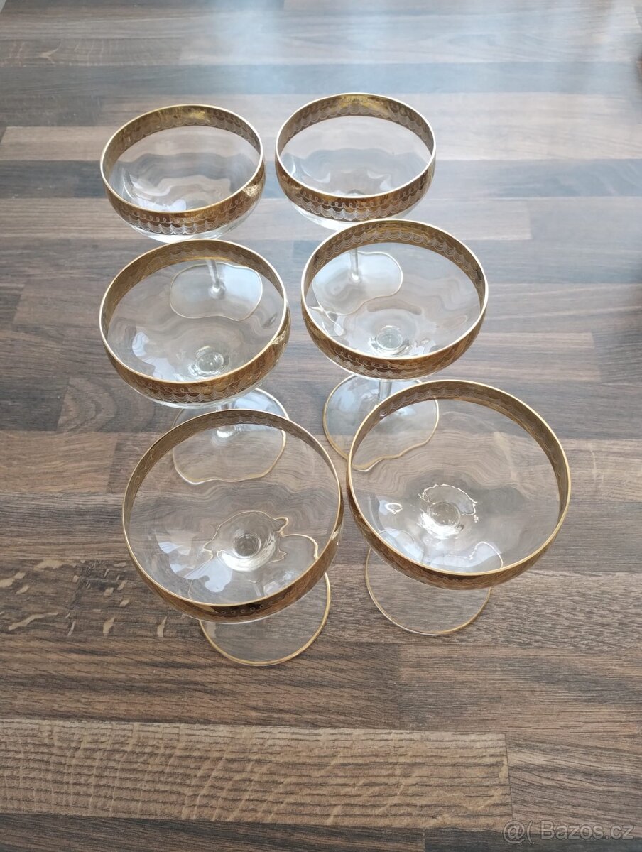 Sada sklenic se zlatým lemem na sekt - 6 ks - 3