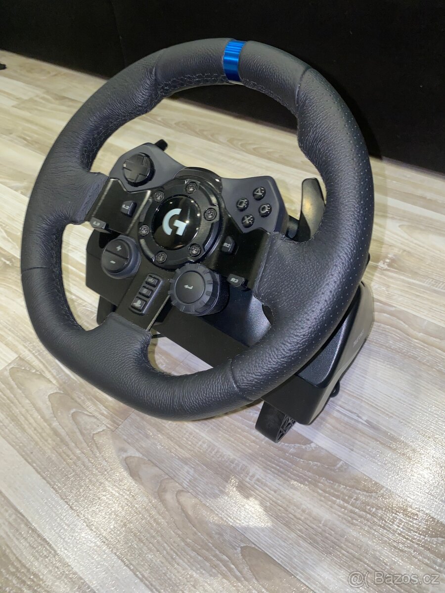 Herní volant Logitech G923 pro PC / PS5 / PS4 - 3