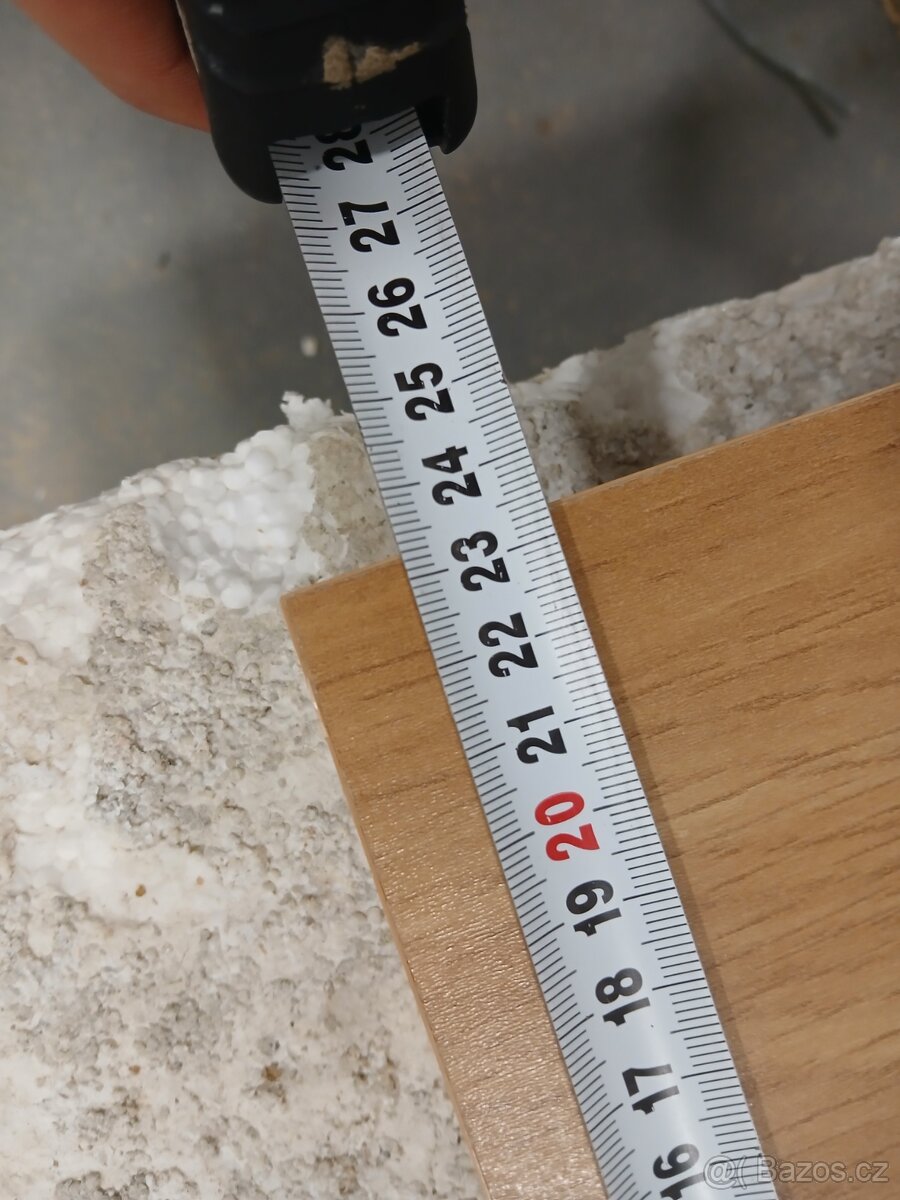 Levitující police - 3