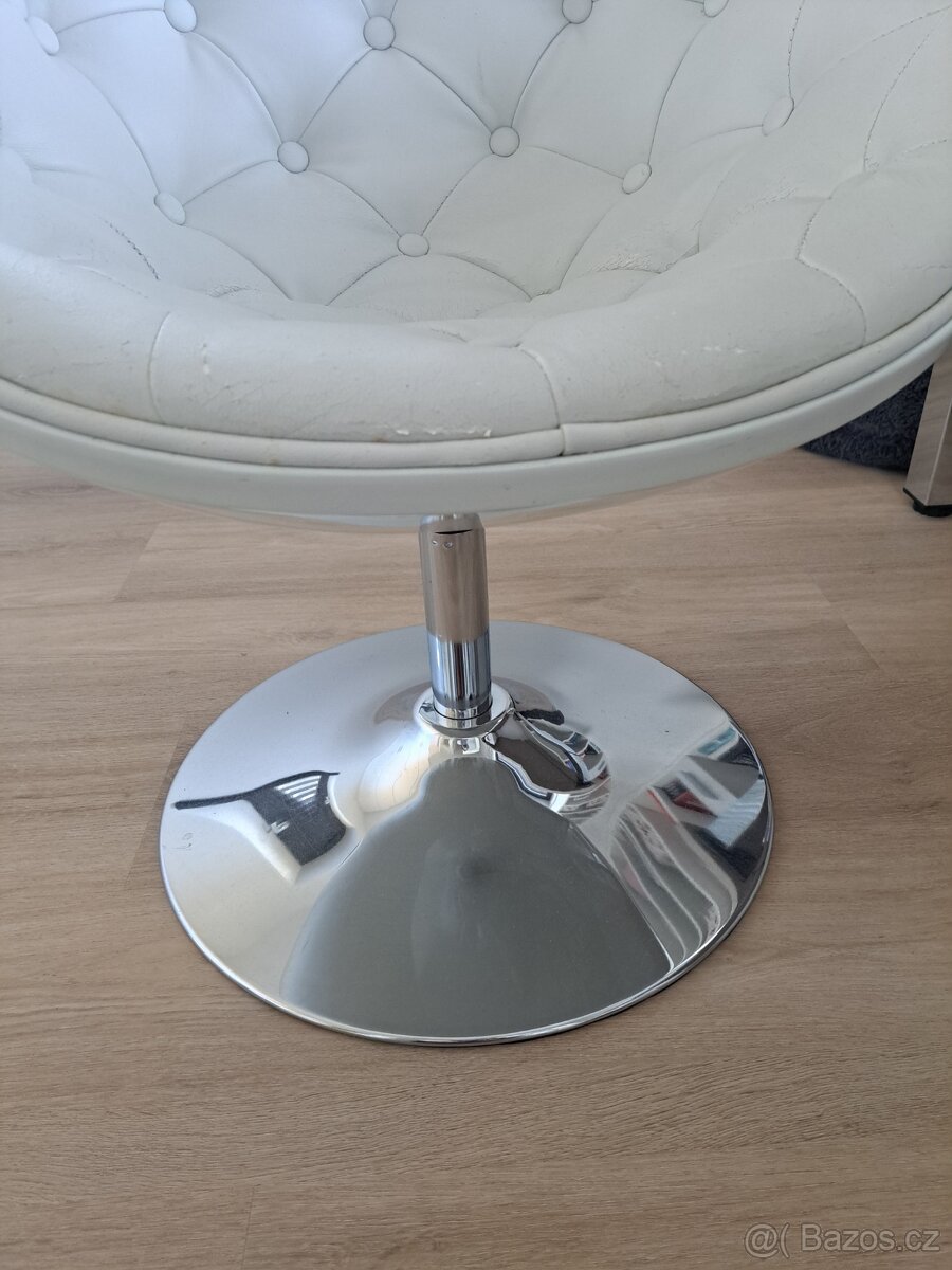 Bílé koženkové křeslo - 3