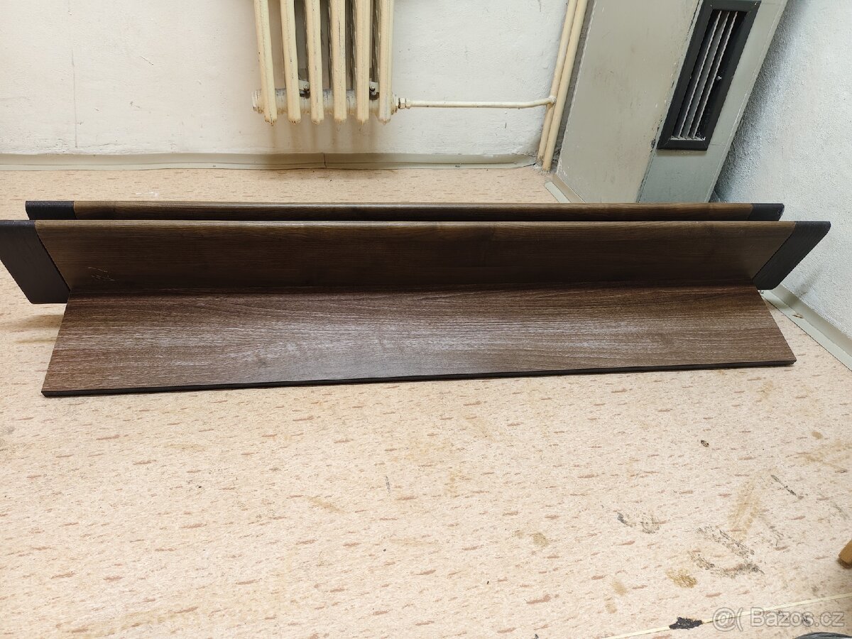 Polička na zeď - 3