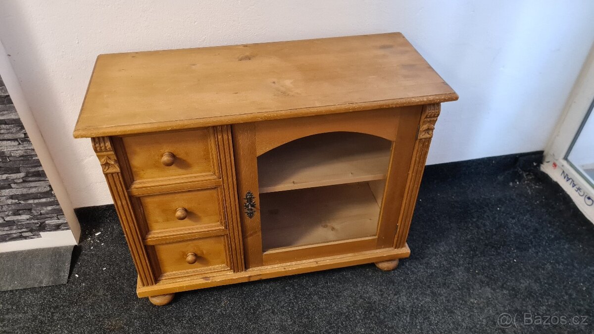 Starožitný nábytek - replika - 3