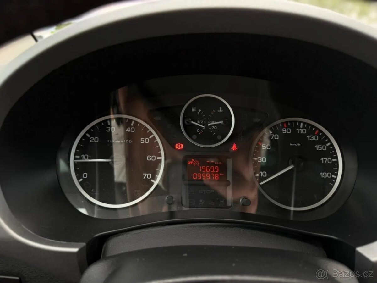 Peugeot Partner, ALLURE 1.6VTi 120. 5 míst - 3