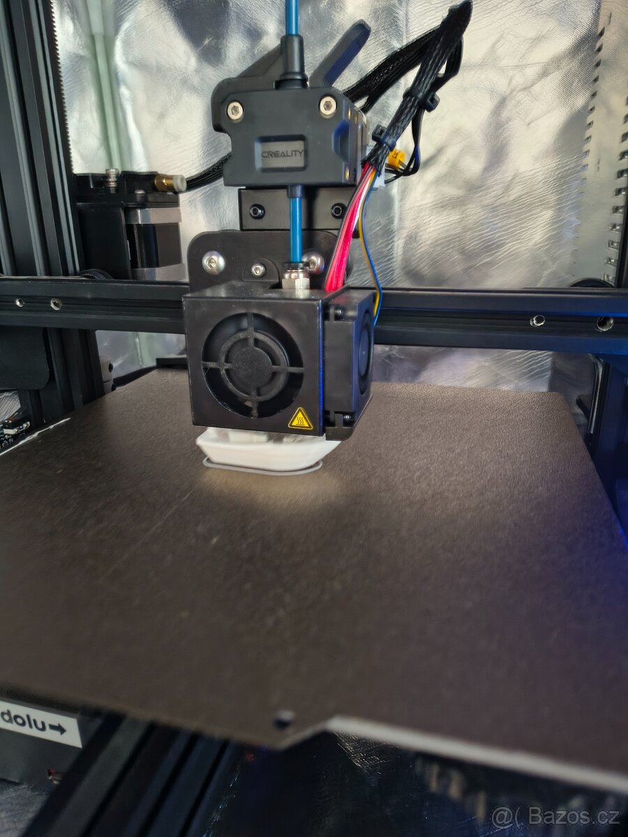 3D tiskárna Creality Ender + druhá na díly + box + nové náhr - 3