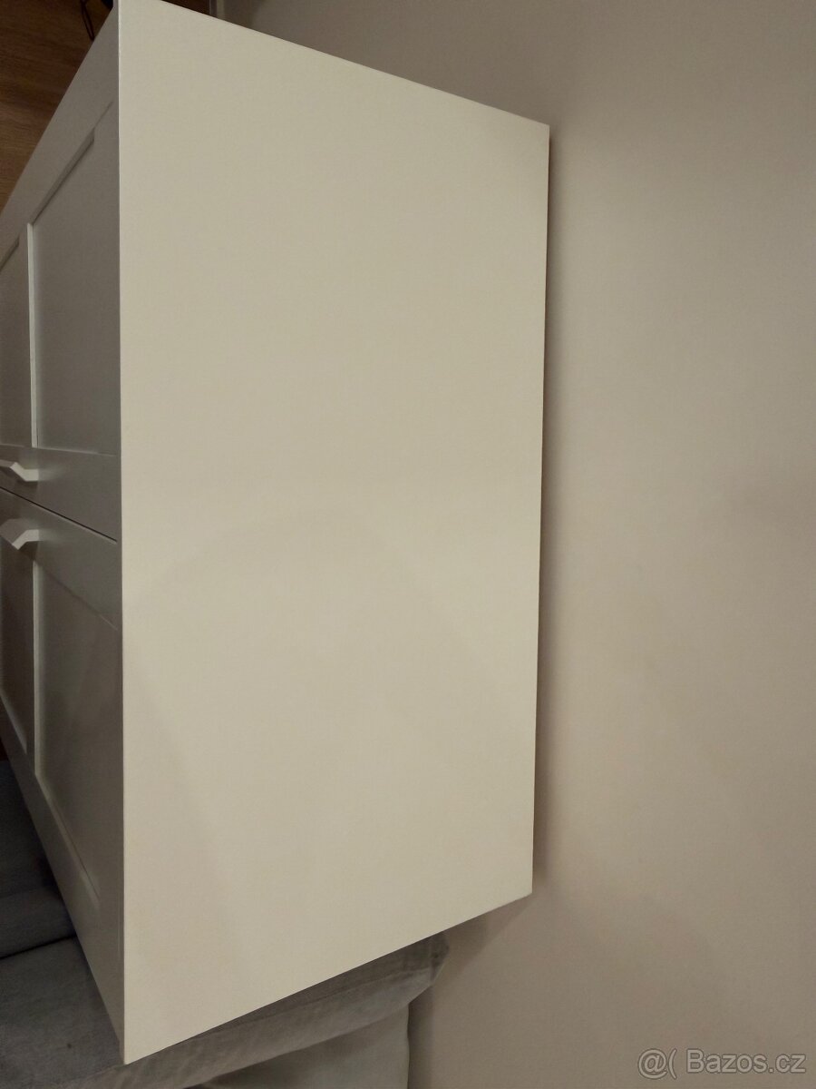 Malá skříňka s dvířky - 3