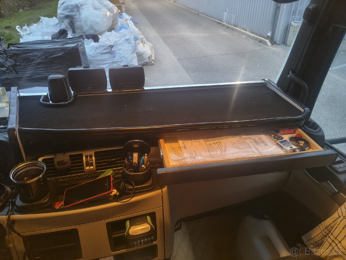 Polička man tgl - 3