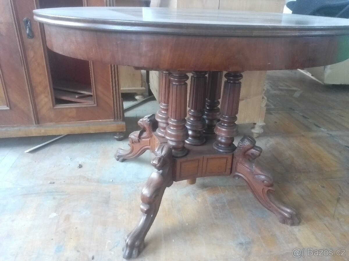 Starý řezbovaný stůl oválný - 3