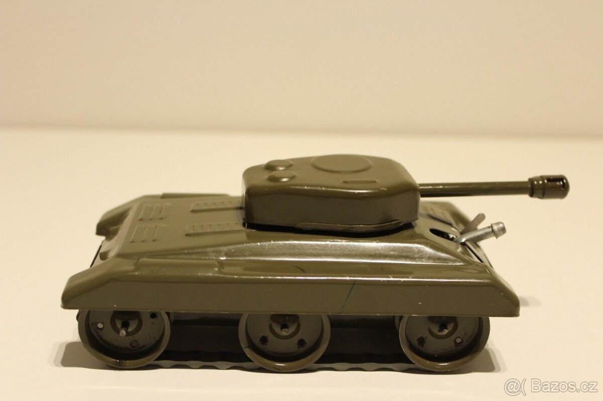 Starý Tank igra - 3